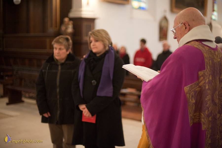 Nom de l'image : D30096579a_(c)Norbert-JUNG — Description :  Catéchumène à l'église de la Ferté Vidame - 3e étape
